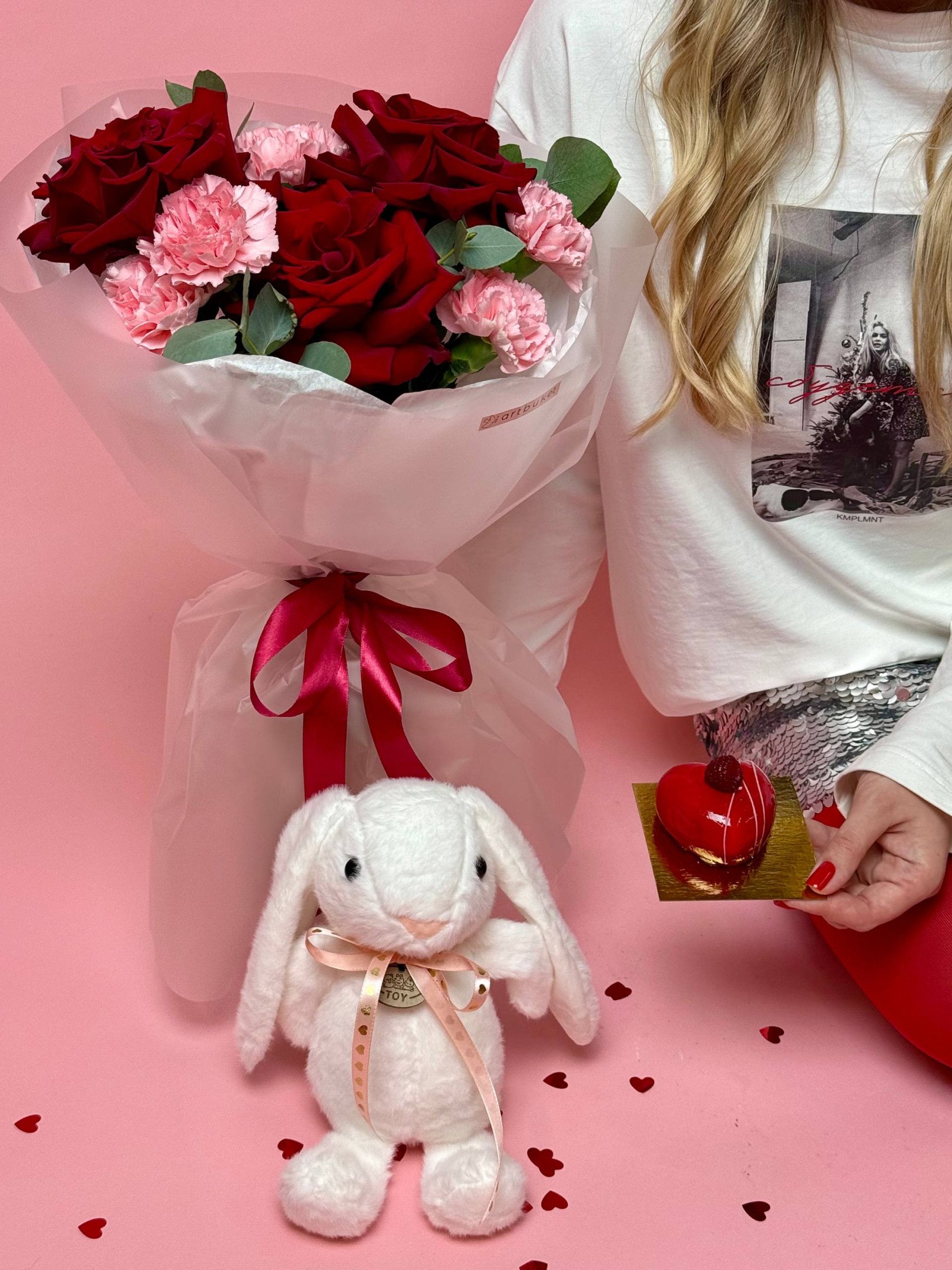 Сет LOVE №1 - Букет «Enjoy» + Зайка + Пирожное