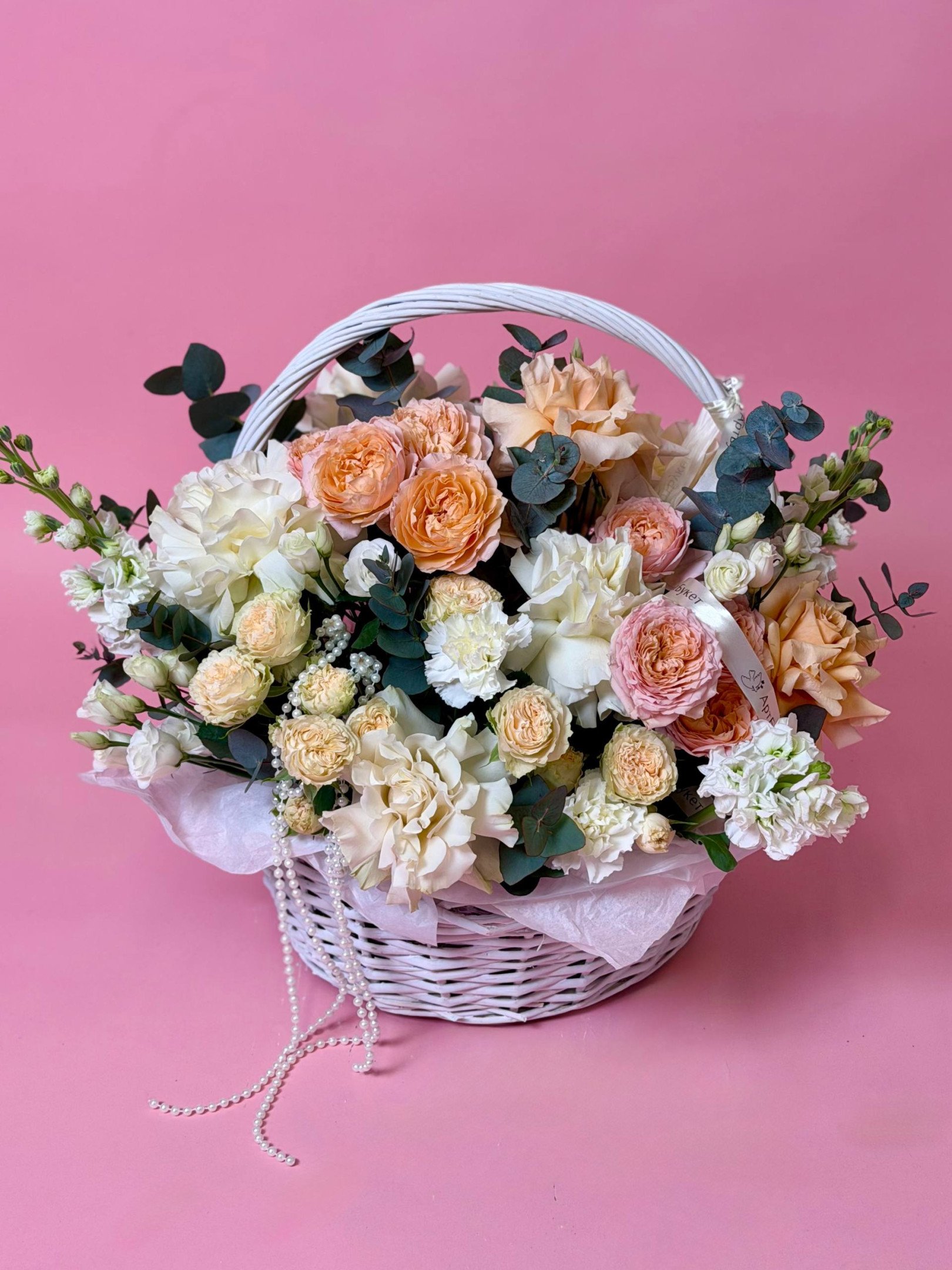 Композиция в корзине «Осколки снов»