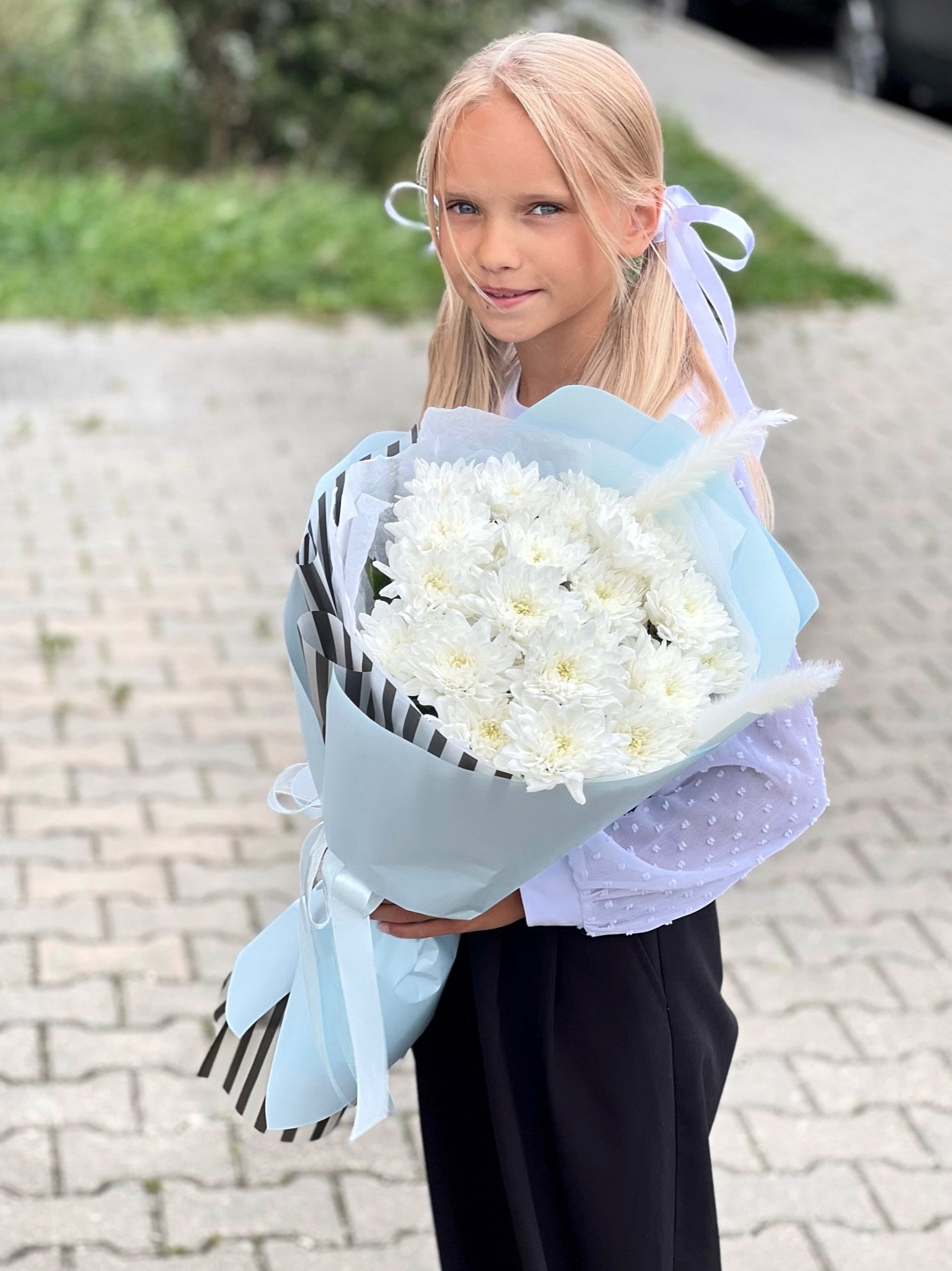 Букет из белых хризантем «Отличник!»
