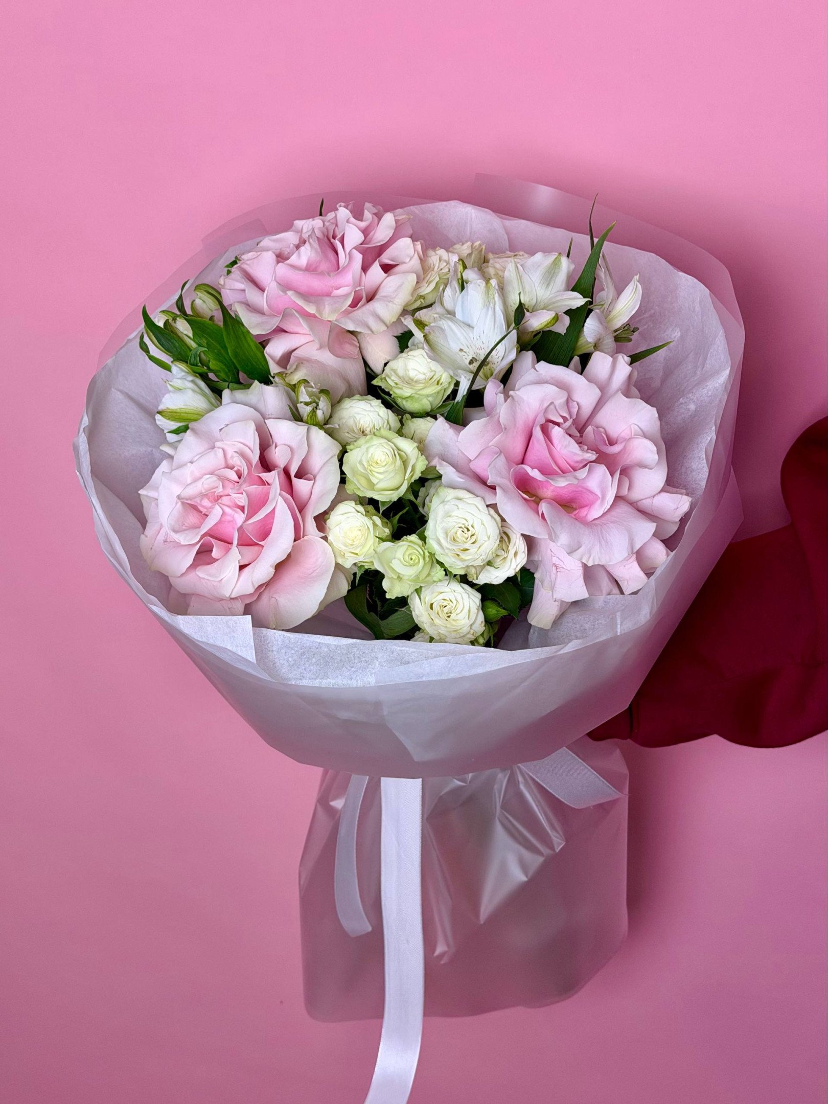 Букет из роз и альстромерии «Минди»