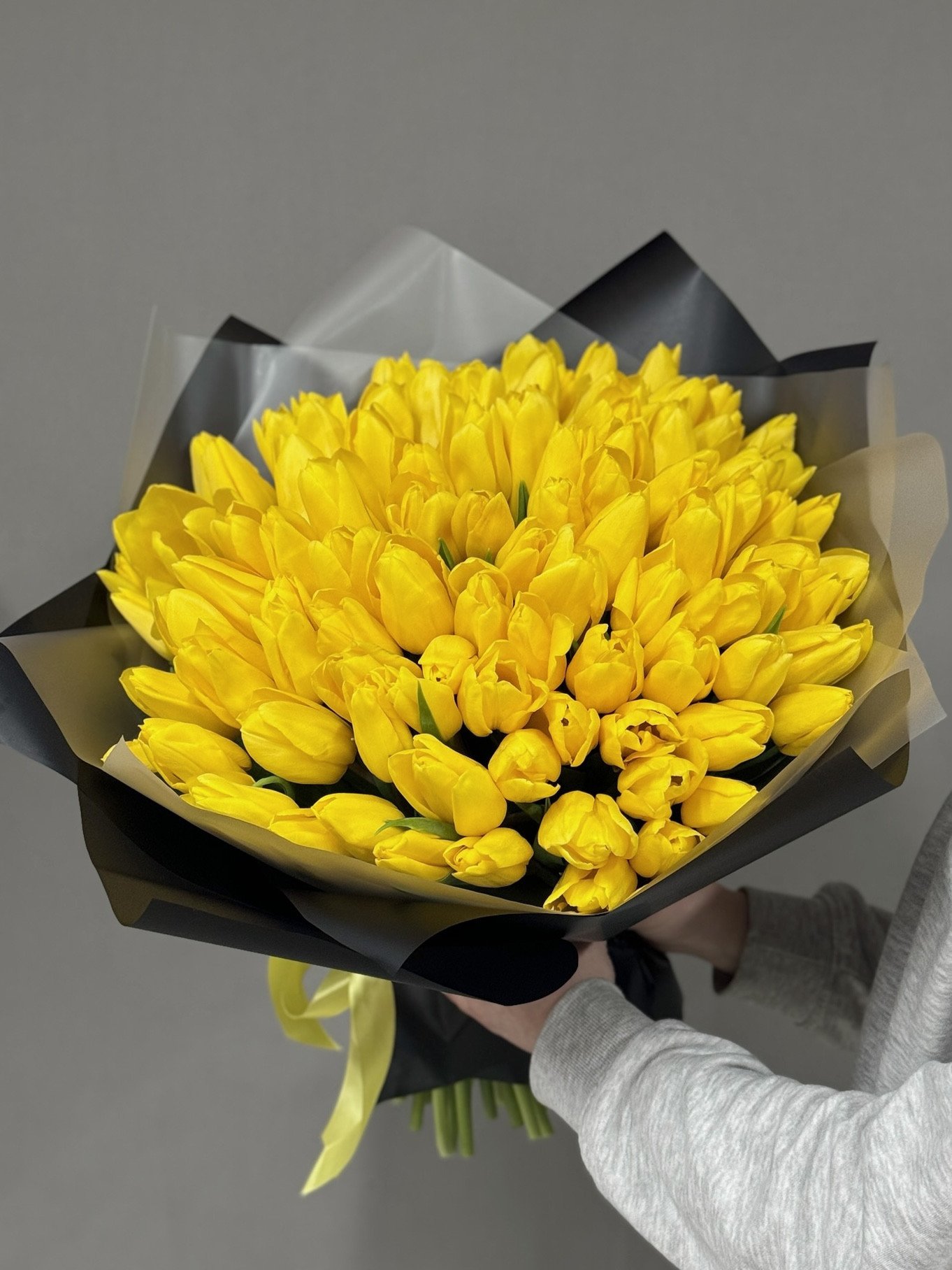 Букет из 101 желтого тюльпана