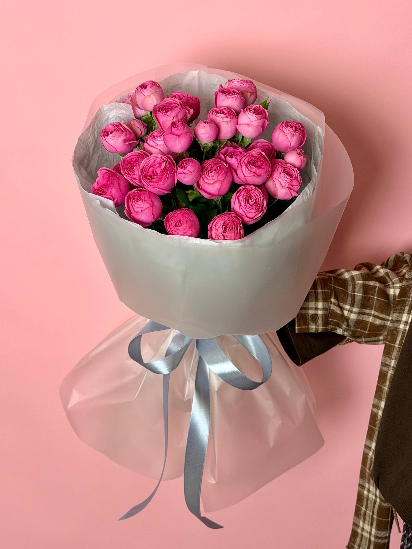 Монобукет из 7 кустовых пионовидных роз «Жизель»