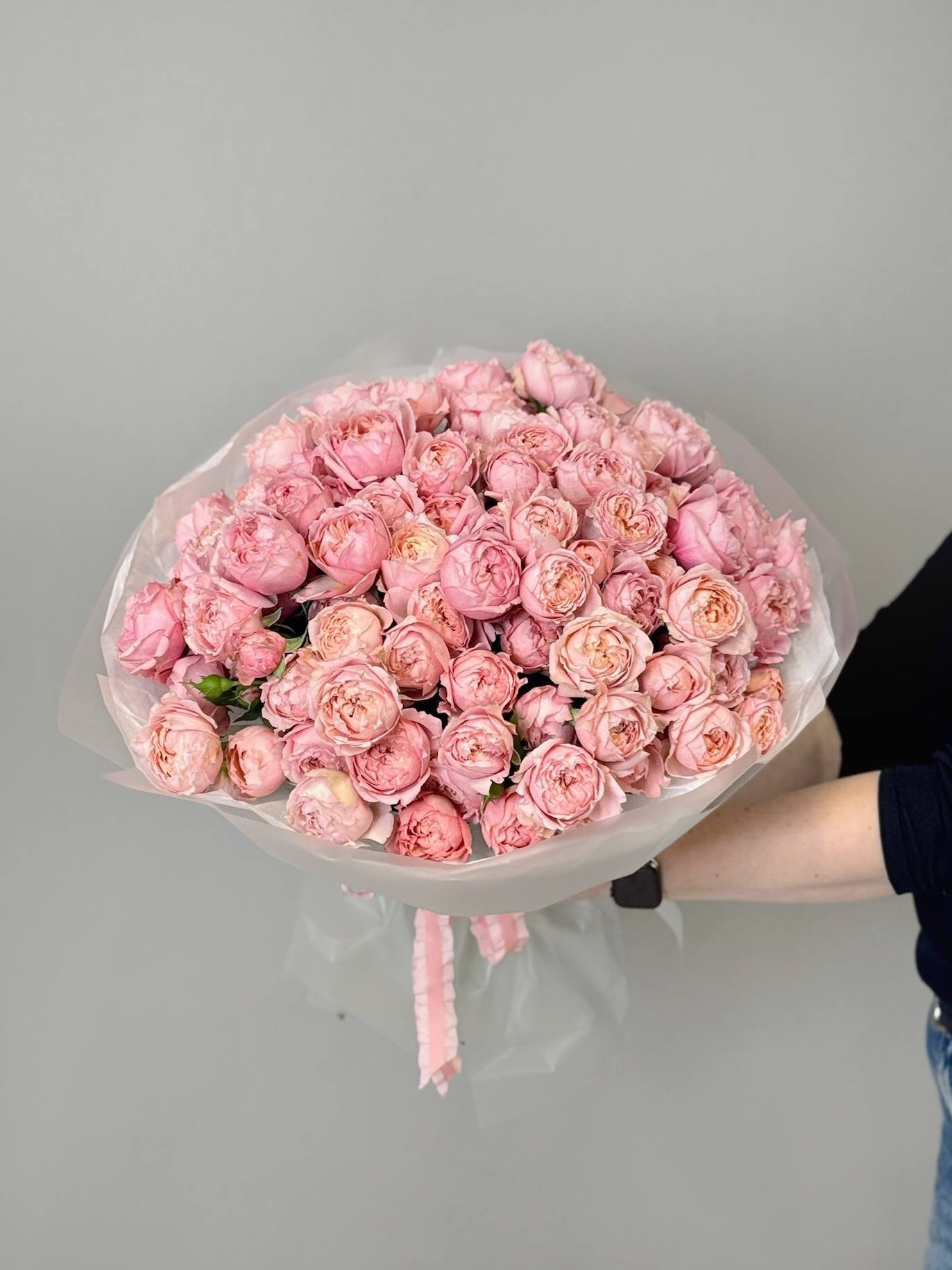 Букет из 25 пионовидных роз Джульетта «Аризона»