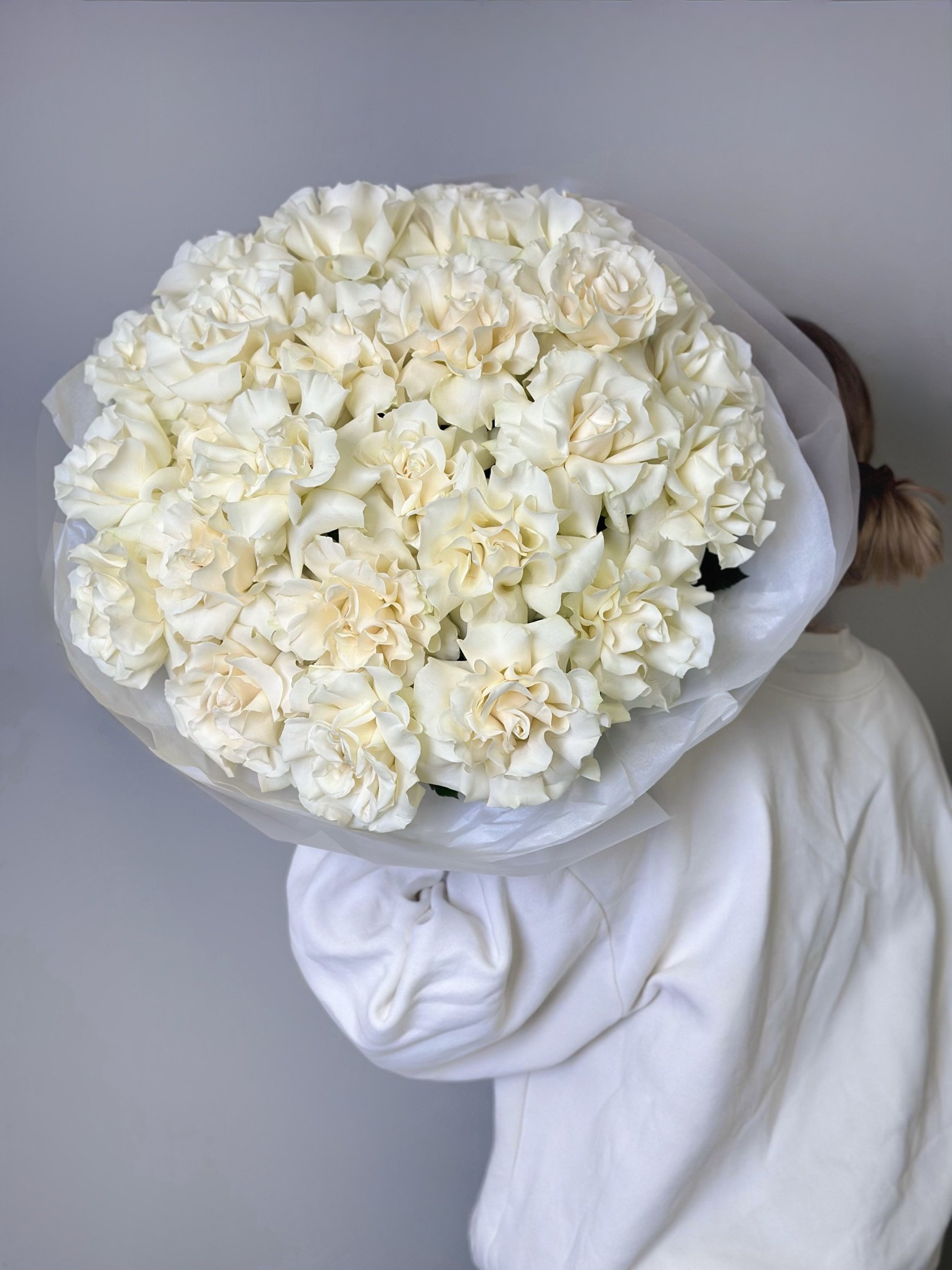 Букет из 25 белых французских роз