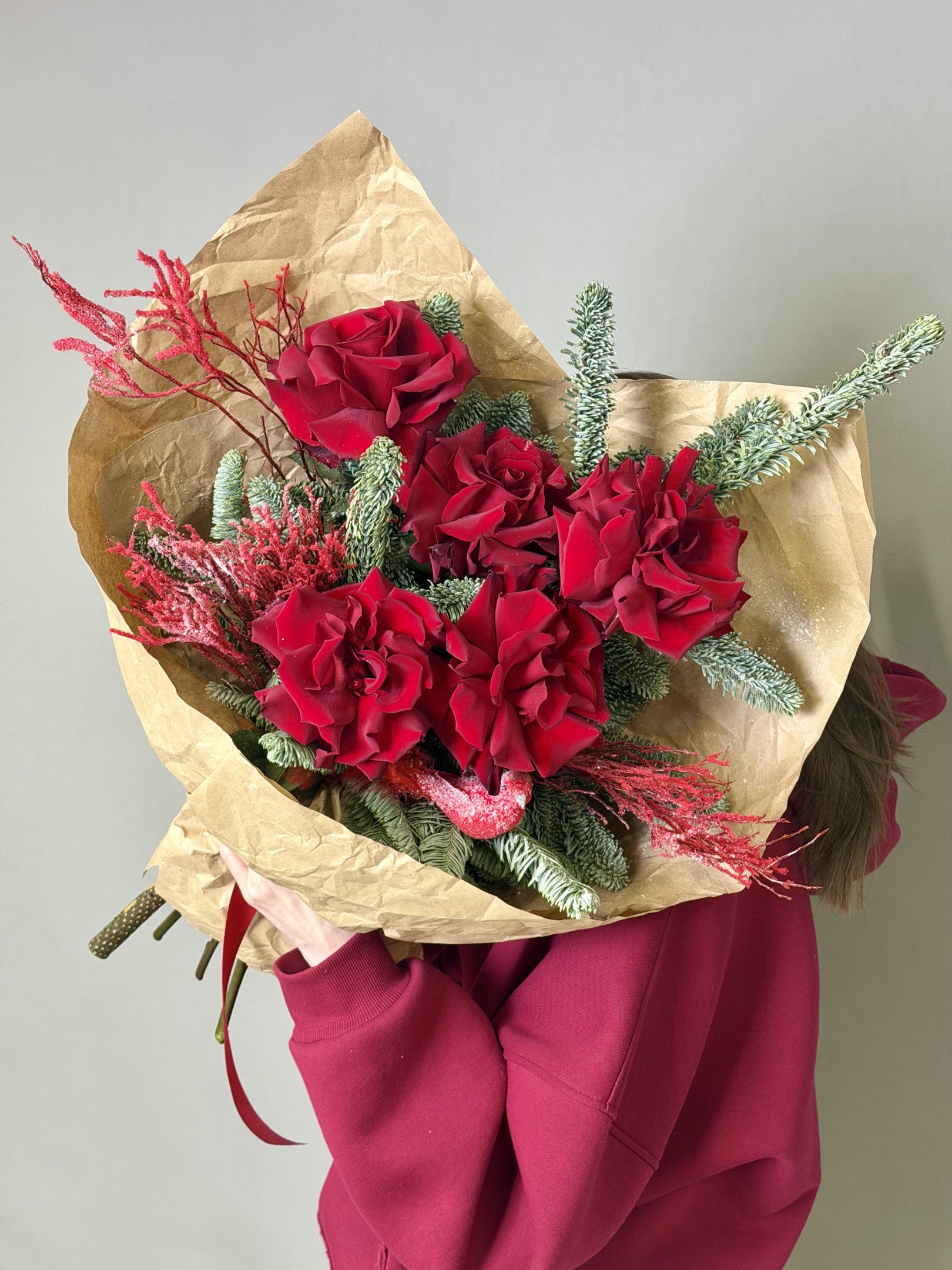 Зимний букет «Магия красного»